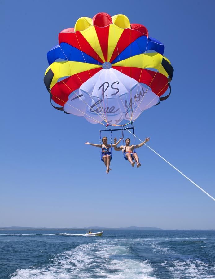 Salamander Beach Accommodation - Adults Only Salamander Bay Bagian luar foto