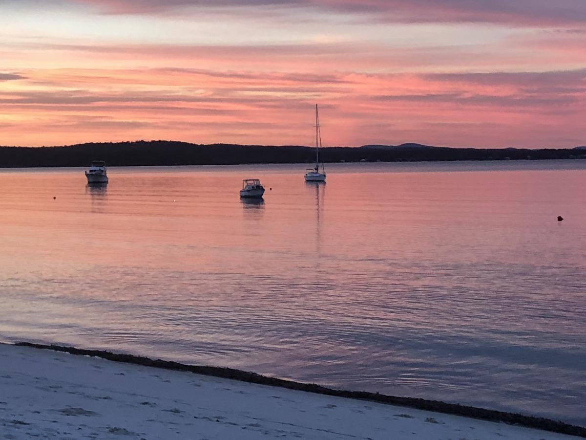 Salamander Beach Accommodation - Adults Only Salamander Bay Bagian luar foto
