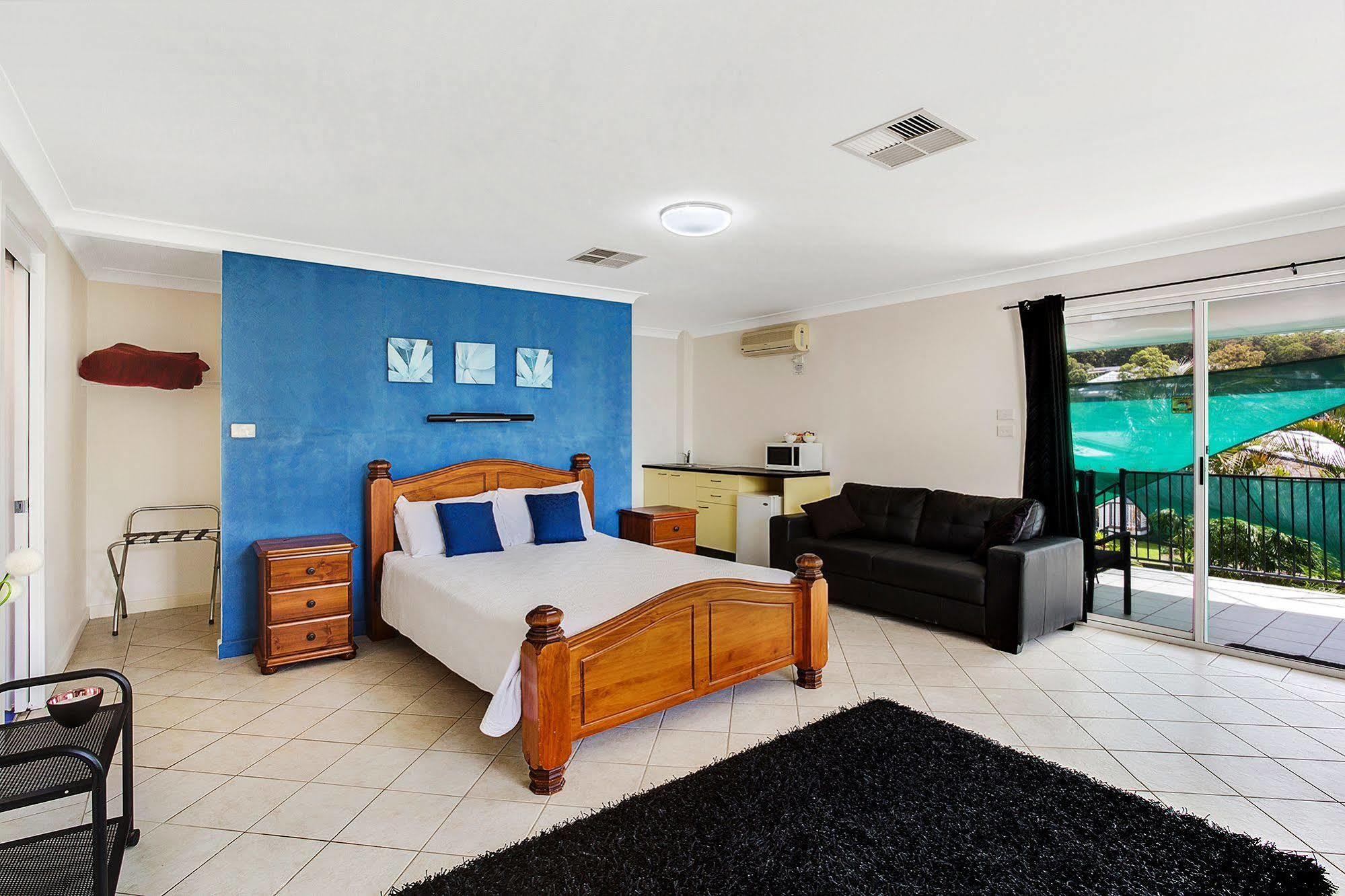 Salamander Beach Accommodation - Adults Only Salamander Bay Bagian luar foto