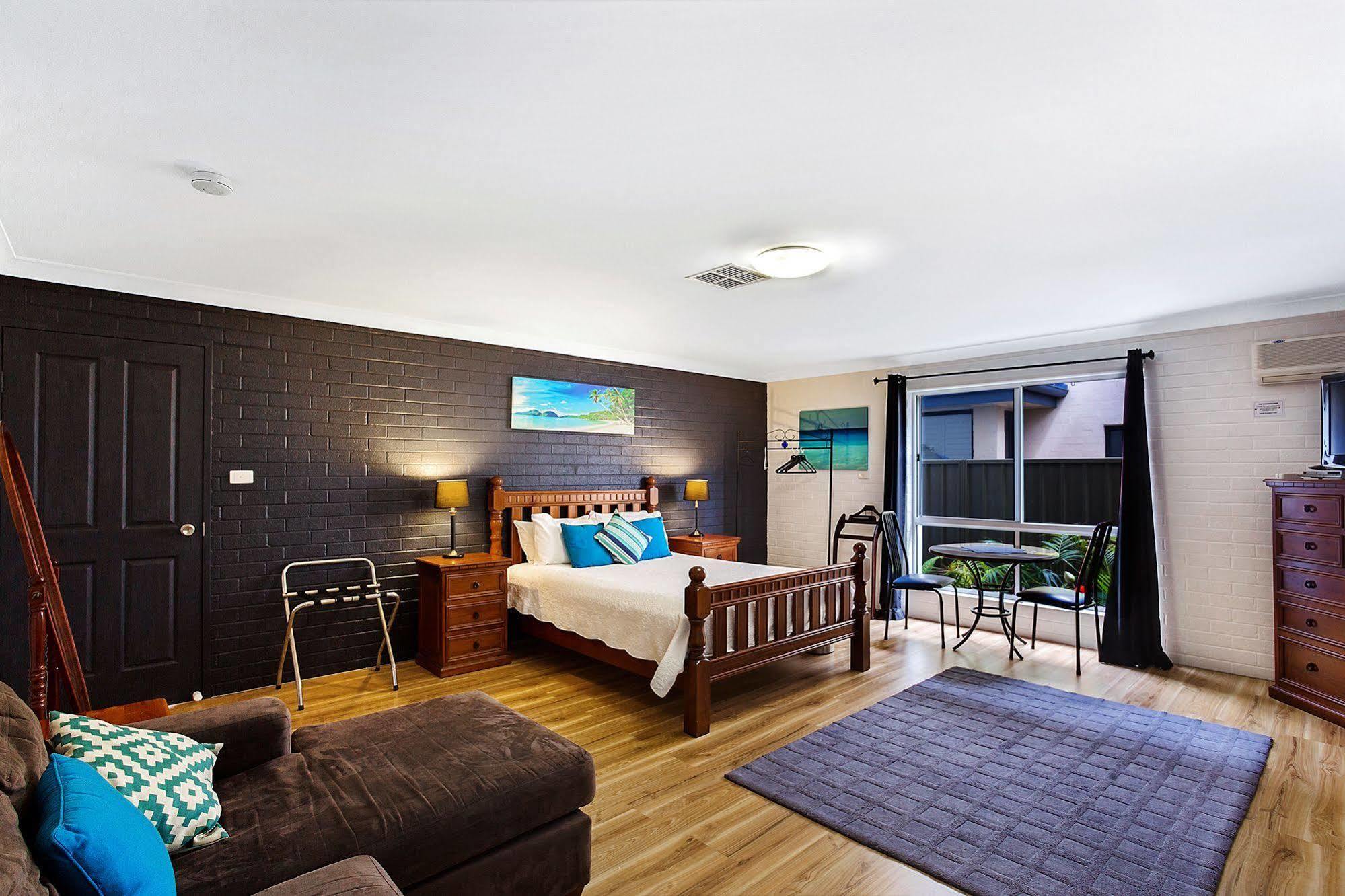 Salamander Beach Accommodation - Adults Only Salamander Bay Bagian luar foto