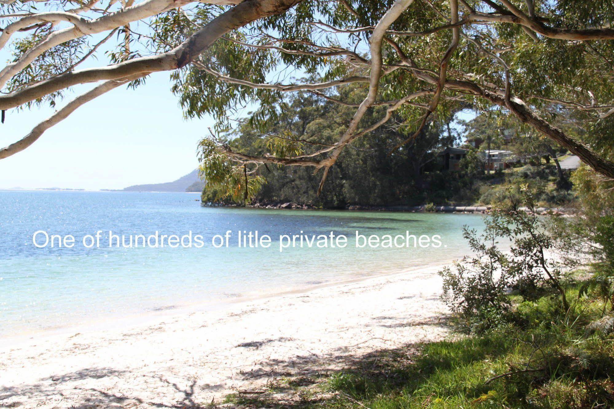 Salamander Beach Accommodation - Adults Only Salamander Bay Bagian luar foto