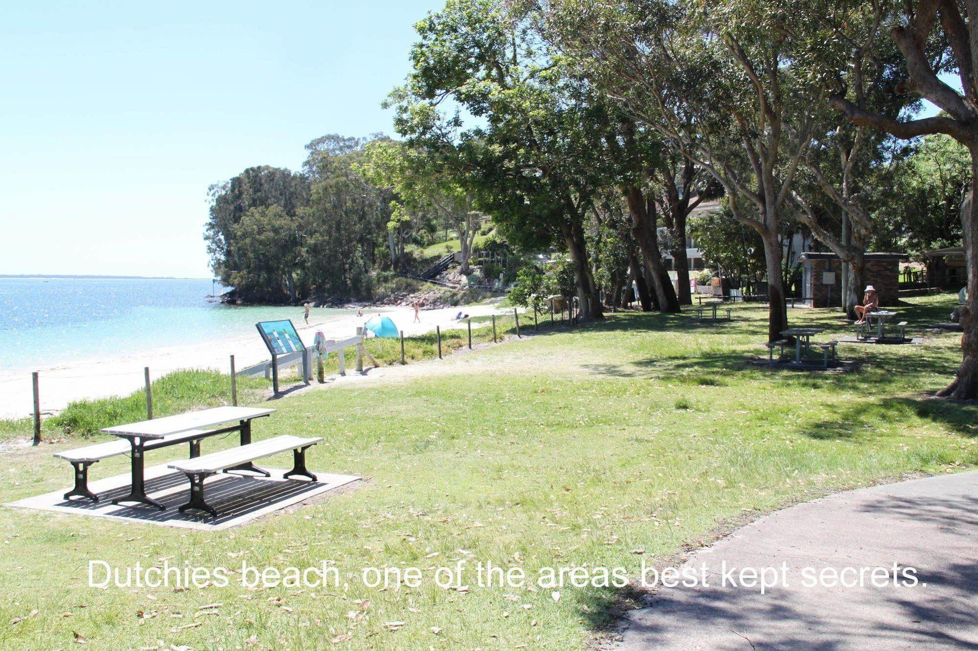 Salamander Beach Accommodation - Adults Only Salamander Bay Bagian luar foto