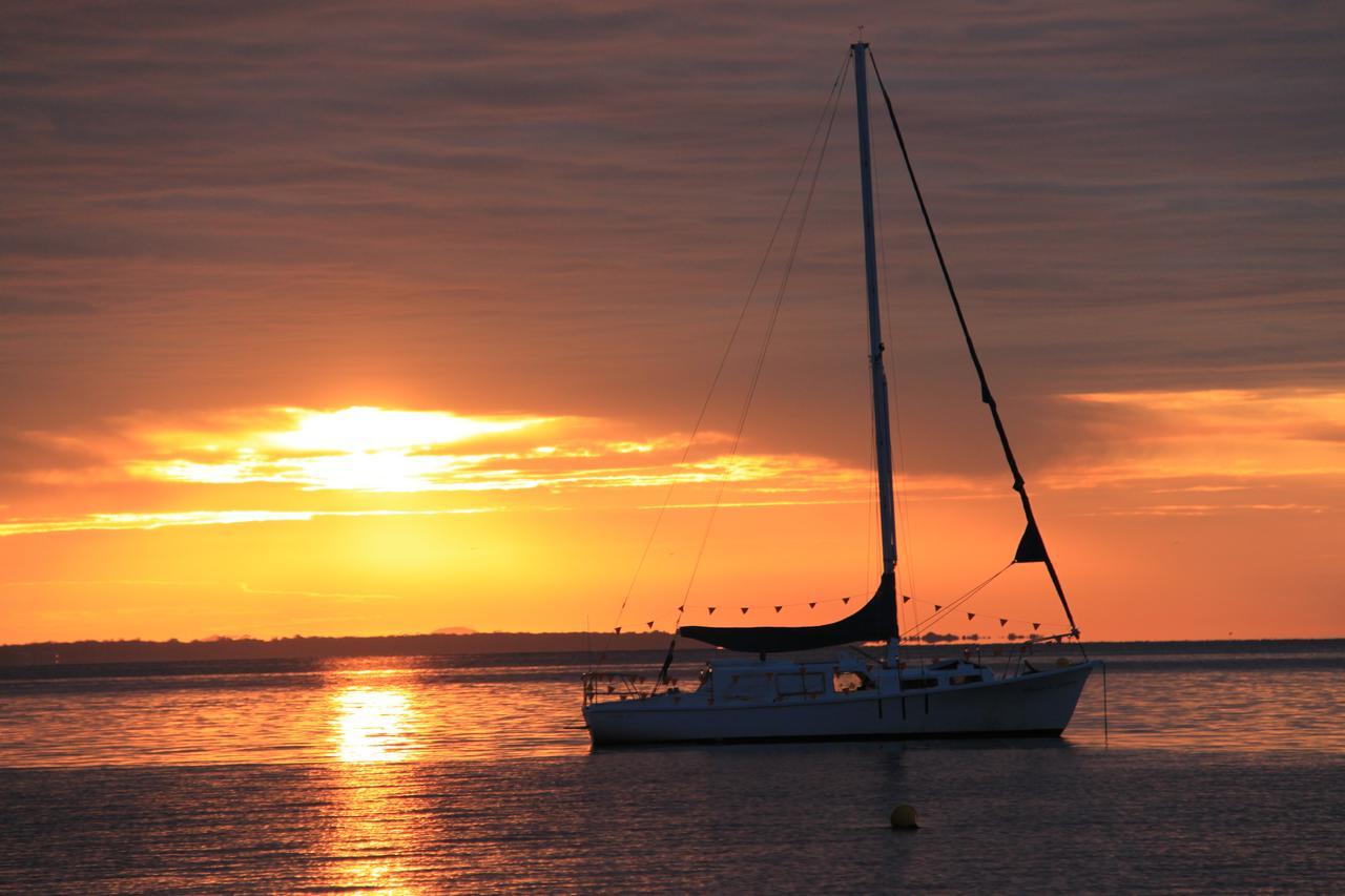 Salamander Beach Accommodation - Adults Only Salamander Bay Bagian luar foto