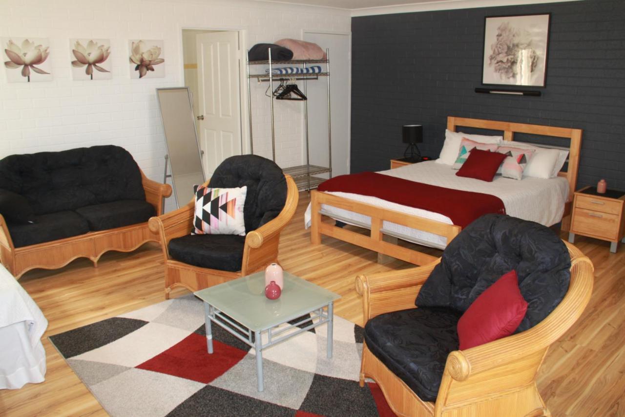 Salamander Beach Accommodation - Adults Only Salamander Bay Bagian luar foto